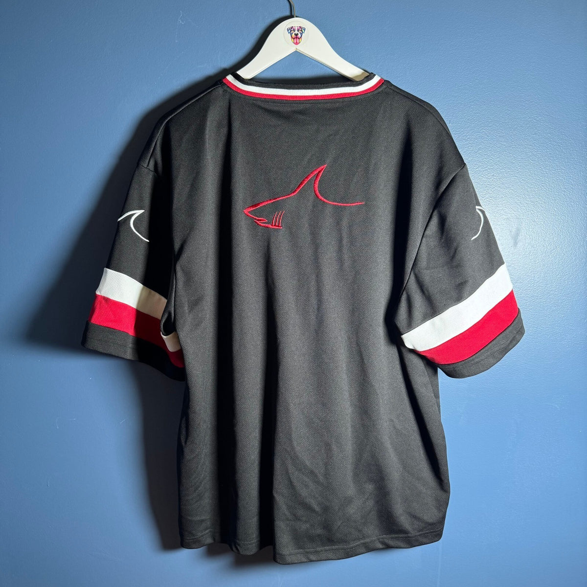 Ripley's Aquarium of Canada Sharks Hockey Style Jersey Black Red Size LG