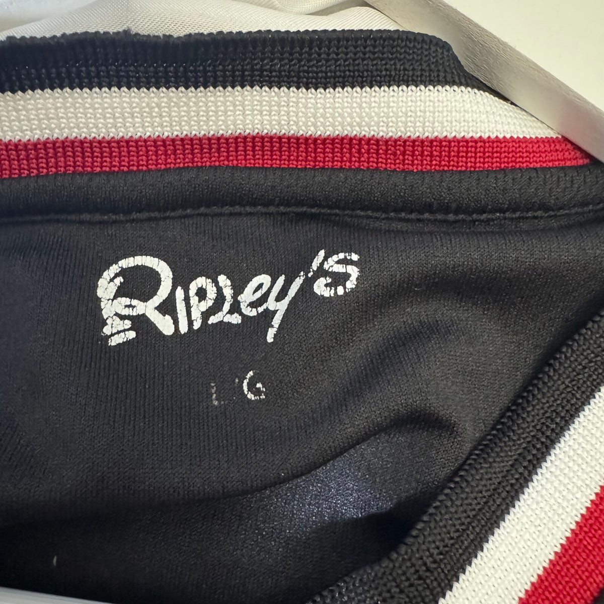 Ripley's Aquarium of Canada Sharks Hockey Style Jersey Black Red Size LG