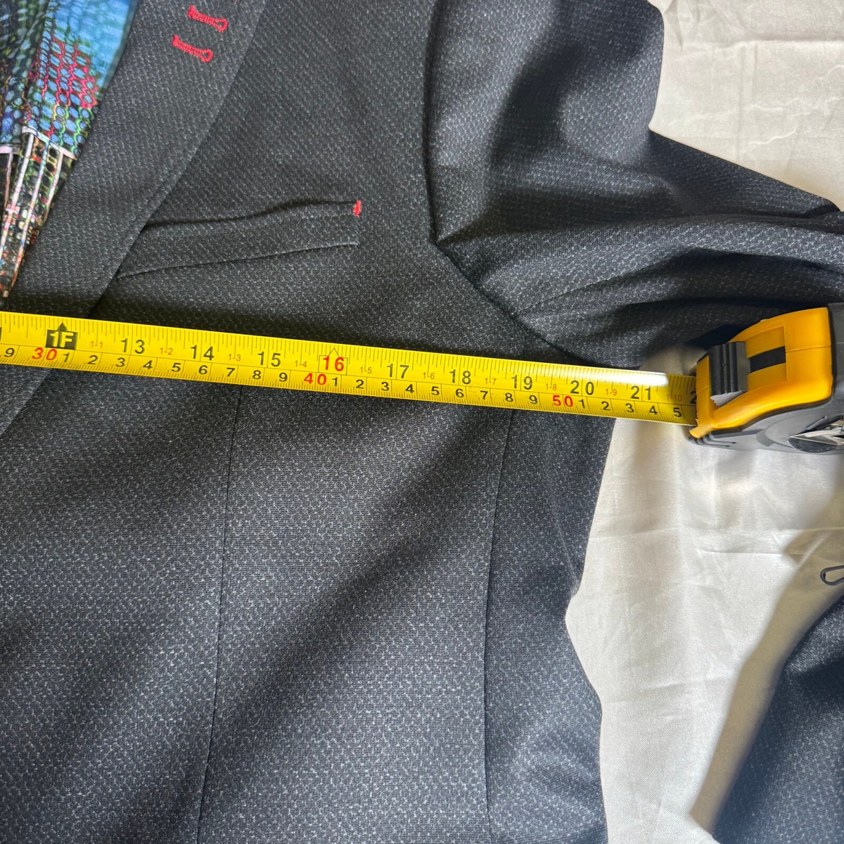 Au Noir Men's Slim Fit Sport Coat Blazer Charcoal Black Red Accents Size 40R